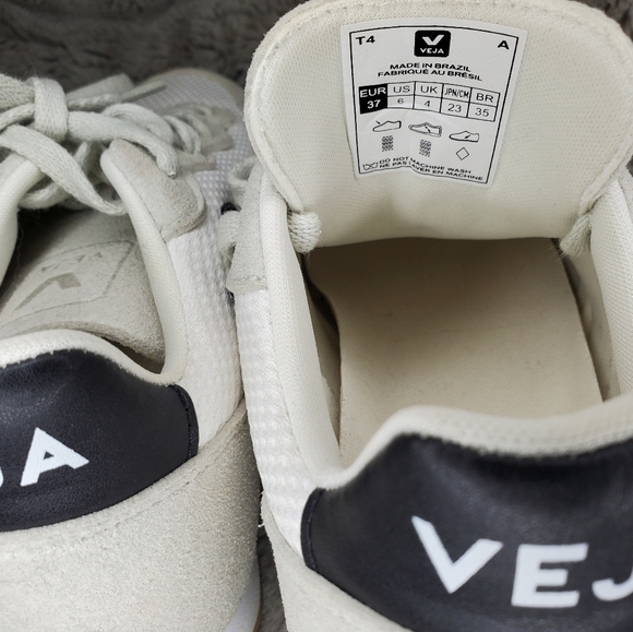 Veja White and Black Women's Sneakers - Picture 2 of 10